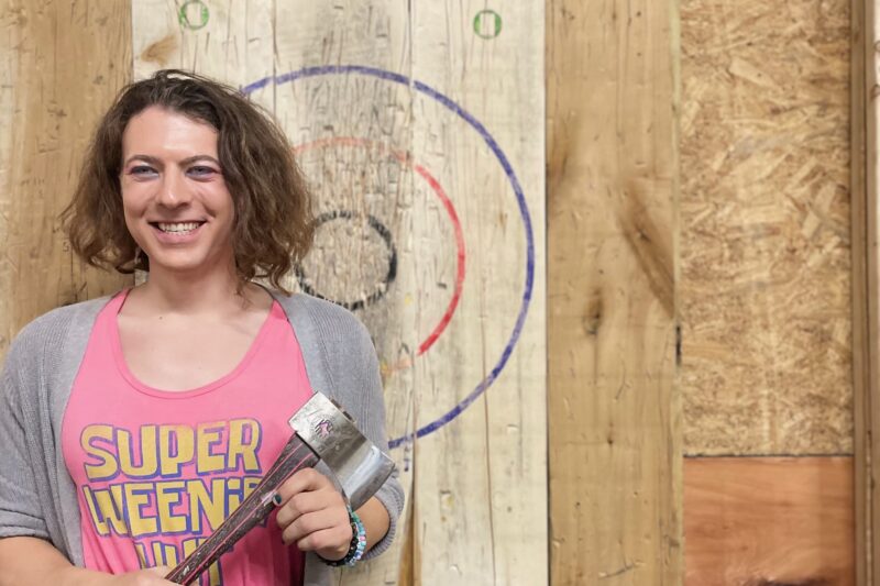 Tiny axe thrower interview: Jenny Beams